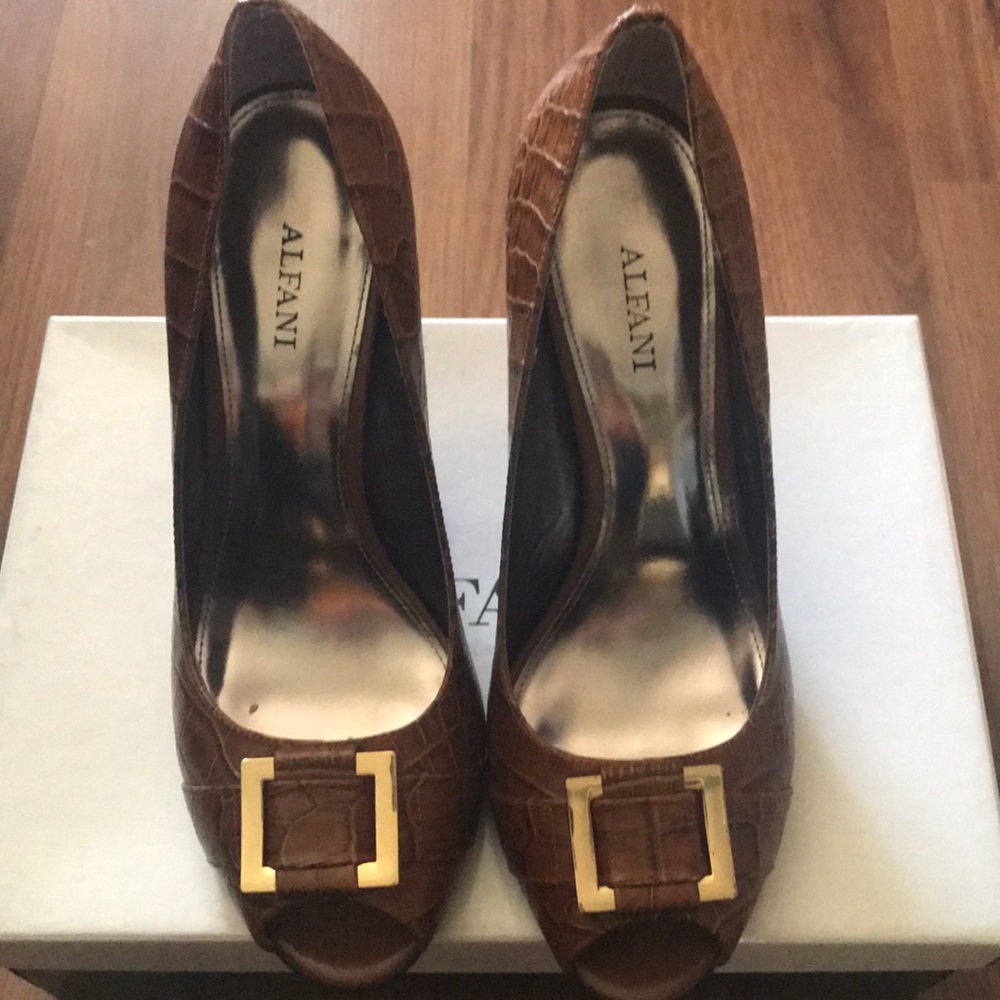 Tan Heels